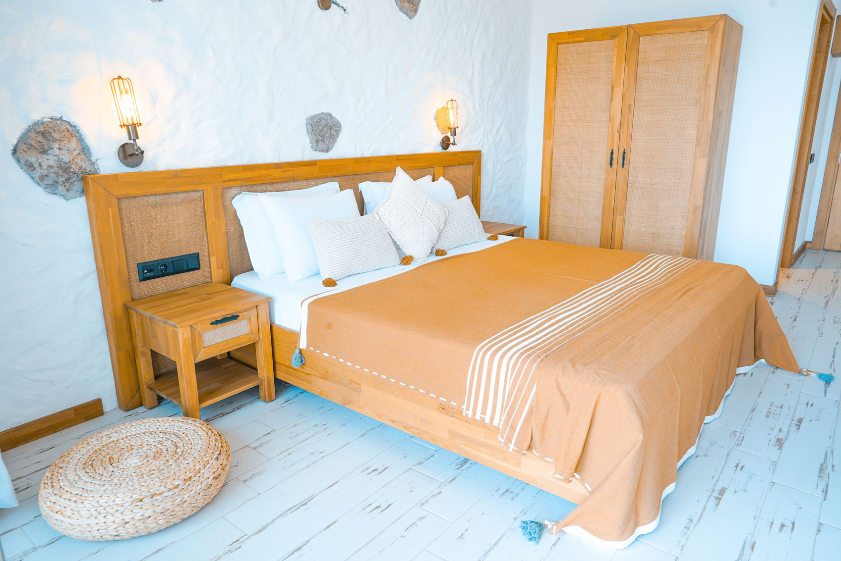 Deluxe Deniz Manzaralı Balkonlu Oda